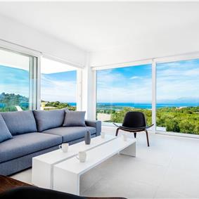 4 bedroom villa with pool and sea view in Perithia, Corfu, sleeps 9